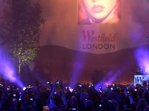 Rihanna turns on the Christmas lights