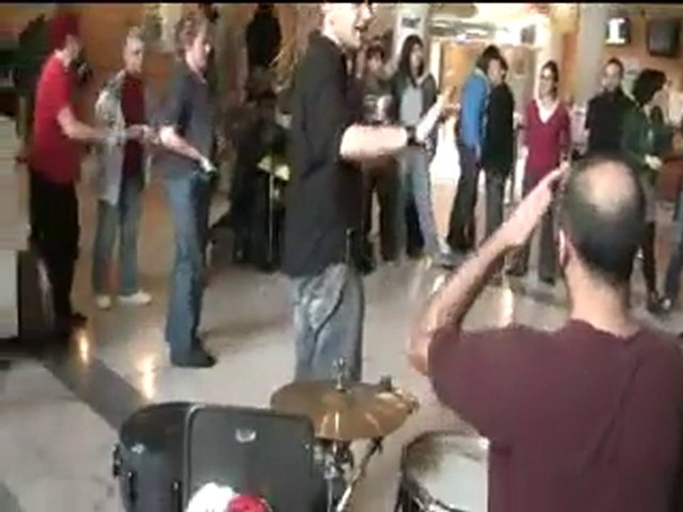 Le Boeuf de la Lutte pour la retraite Saint-Denis 04/11/2010