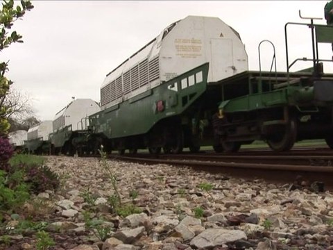 Départ d'un convoi de déchets très radioactifs vers l'Allemagne