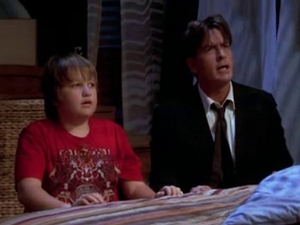 Two and a half men season 5 episode 6 funny moment 2 - video Dailymotion