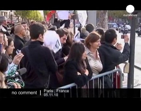 France : scuffles as China's Hu Jintao... - no comment