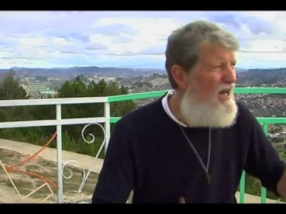 Extrait 3 - Pere PEDRO - FIHAVANANA