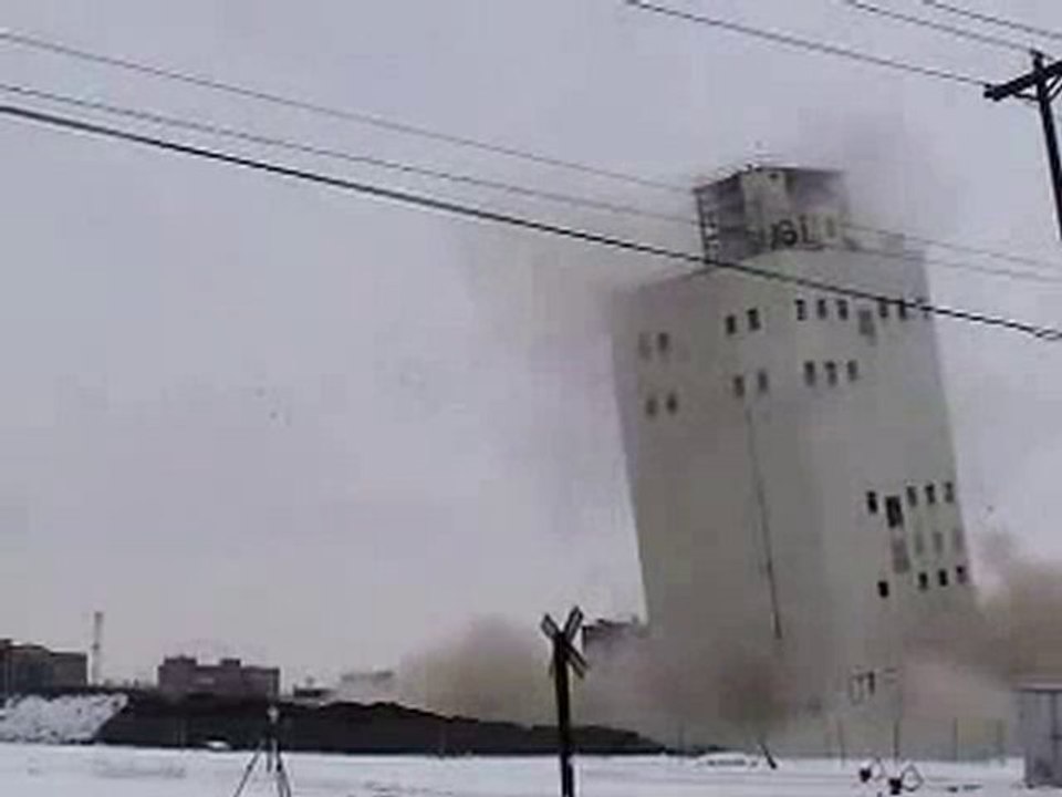 Implosao Fail - InsanidadeParcial.com.br