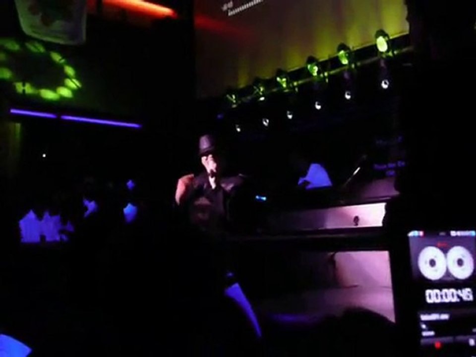 LilloThomas - Let me be yours (Live Dashake 2010)