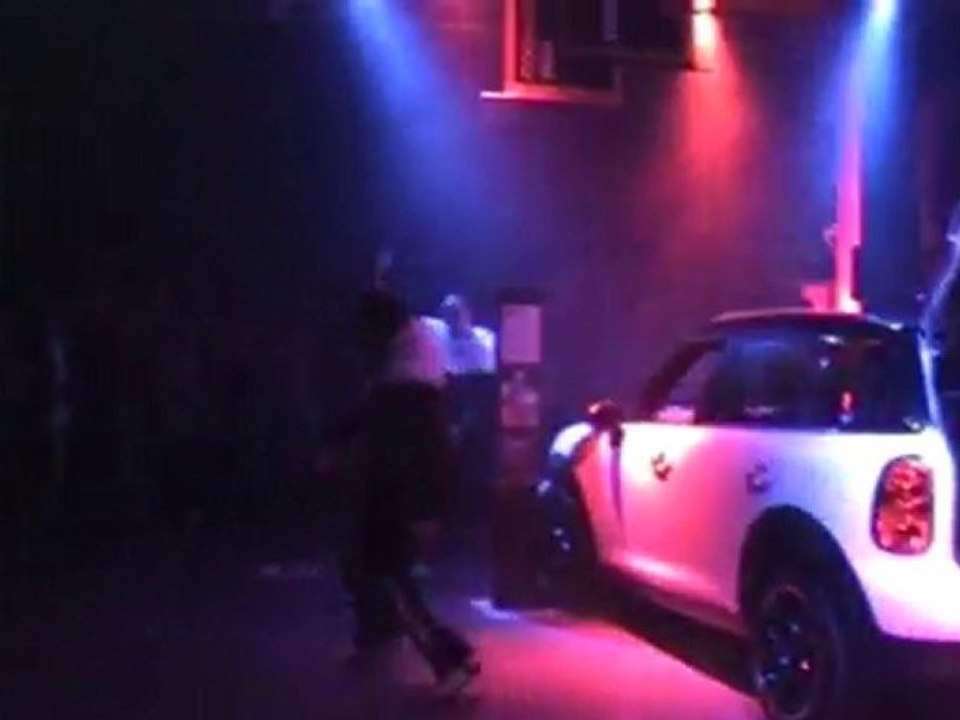 Big bang auftritt für den neuen mini cooper countryman