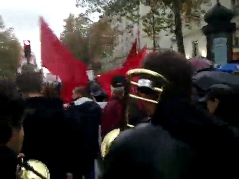 Paris 6 novembre 2010 manif retraites Compagnie Jolie Môme