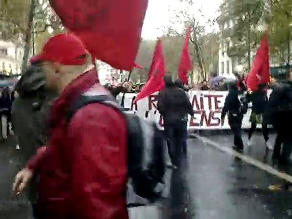 Paris 6 novembre 2010 manif retraites Compagnie Jolie Môme