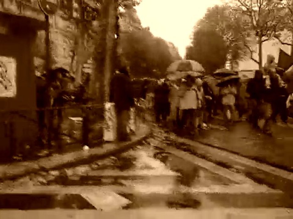 Paris 6 novembre 2010 manif retraites Compagnie Jolie Môme