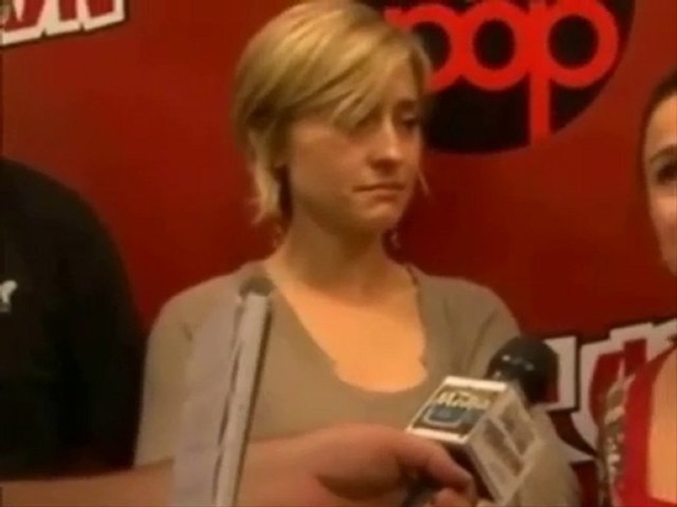 Allison Mack Interview Riese The Series At NYCC 2010