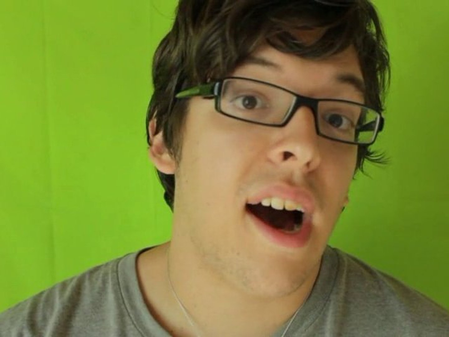 Apprends à imiter Frédéric Mitterrand !