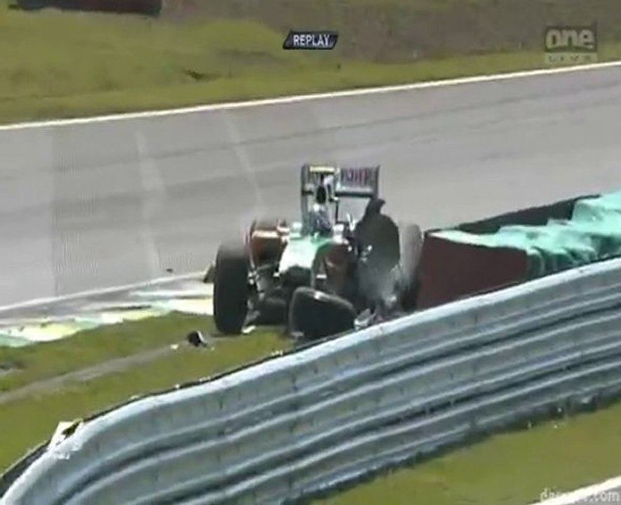 formule 1 grand prix du bresil 2010 big crash luizzi