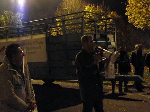 FDSEA et JA de la SARTHE mobilisés devant l'abattoir BIGARD