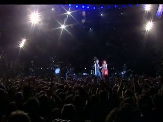 Rihanna rocks out with Bon Jovi