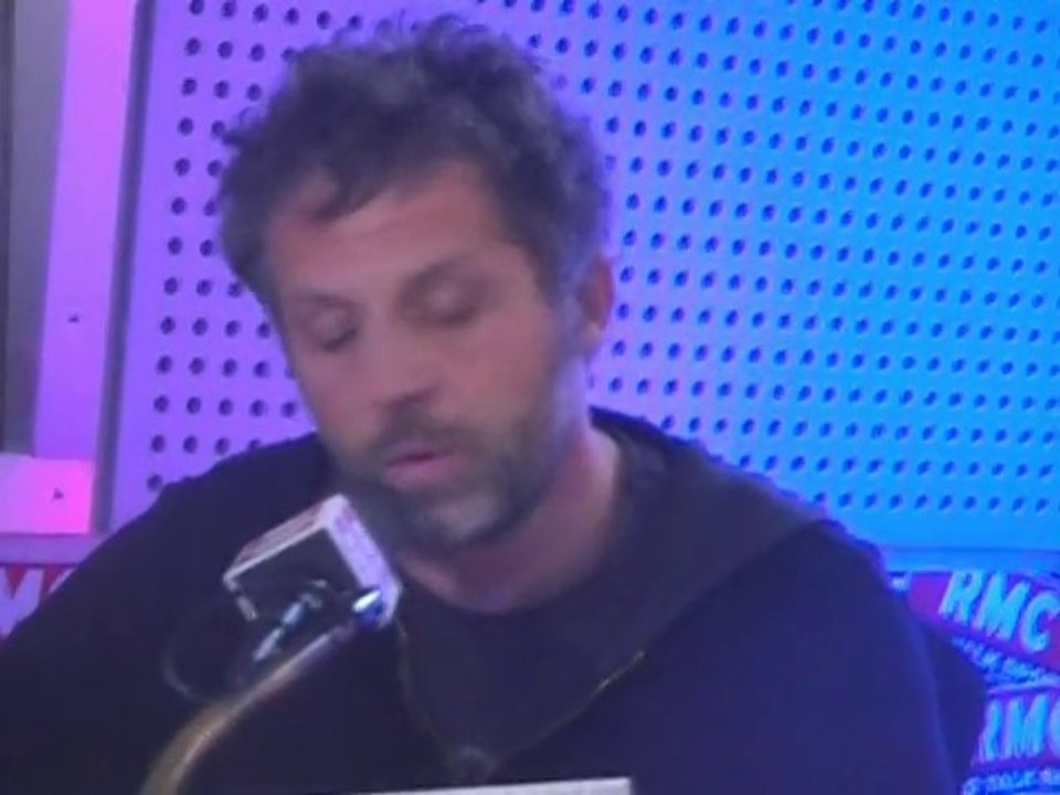 "On a besoin d'un nouveau président en 2012 !" Guillon