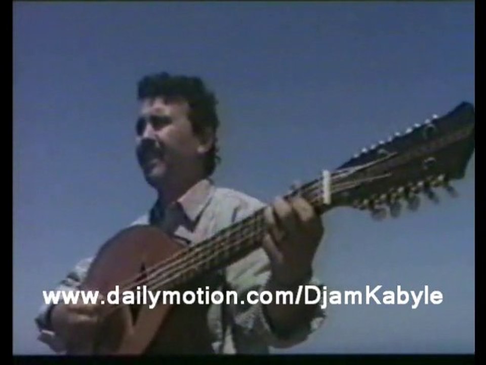 Chérif Hamani "Lukan Del Hadja N'Suq" clip Kabyle