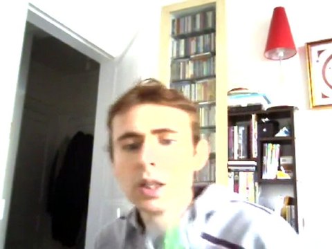 Wiwi égratigne pleure