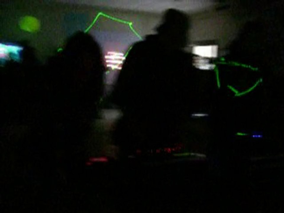 bass -8 live act 2 teuf noktambul 06-11-2010