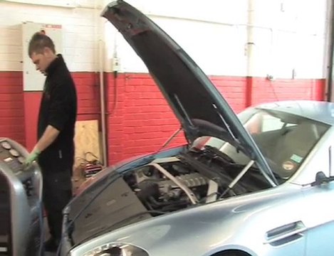 Robe & Hitchens Car Servicing & MOT Testing in Coulsdon