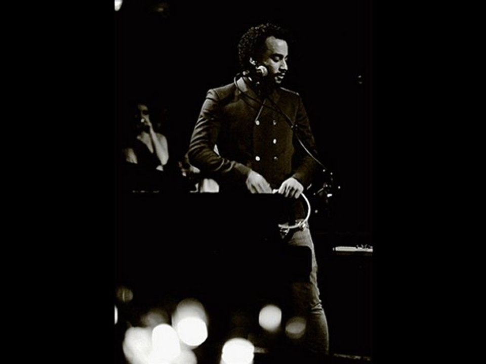 Stephen Simmonds - A Step Behind In The World (exclusive)