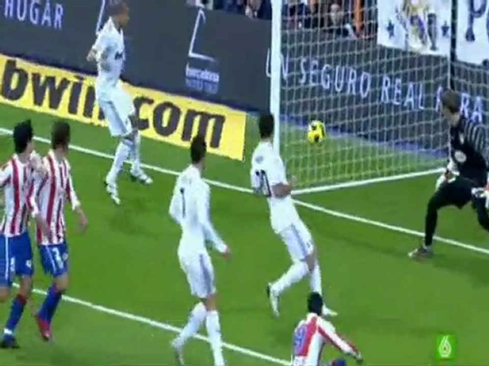 Трюк Озила в матче с "Атлетико"