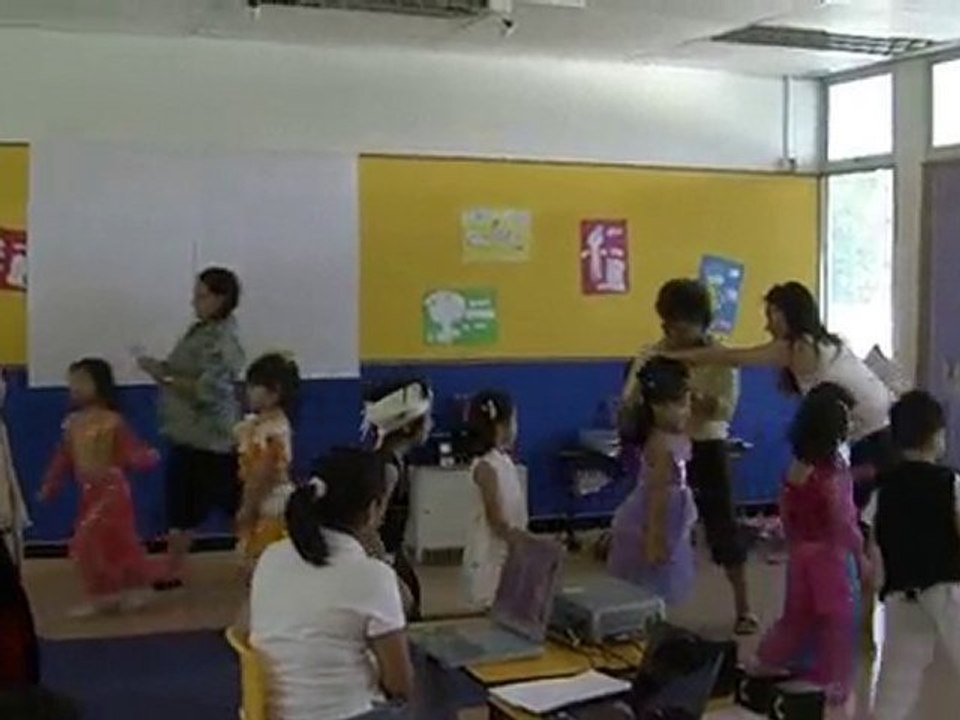 Charlotte, part 1, école spectacle Nov 2010