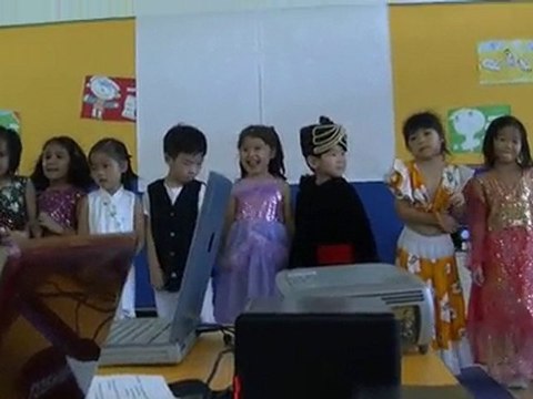 Charlotte, part 4, école spectacle Nov 2010