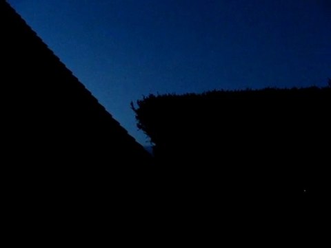 BRUIT D'UN MOTEUR DE CAMION A COTE DU BEAU PAVILLON CALME !