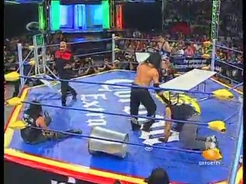 Joe Lider & Nicho vs Damián 666, Halloween, Konnan