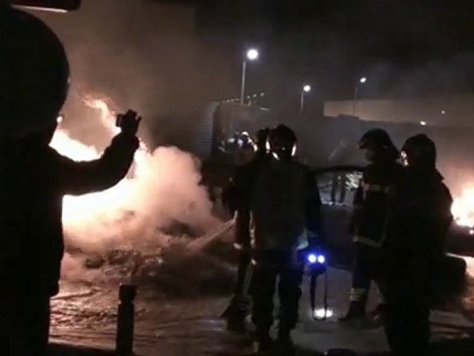 Éleveurs bovins en colère : soirée sous tension devant l'aba