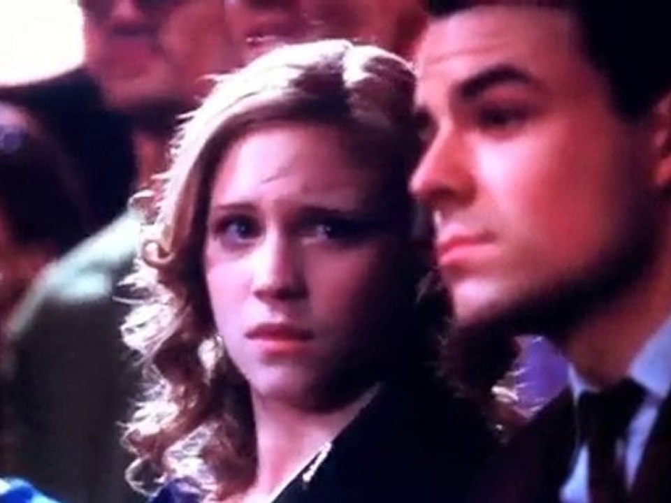 Ashanti as Dionne Warwick "Walk On By"