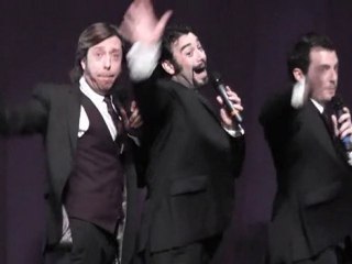 UN NIÑO, UNA SONRISA Buscant La Trinca