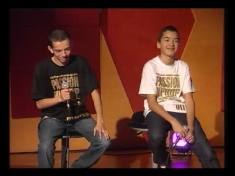 1ere télé pour Bigflo et Oli (12 novembre 2010) sur TLT (émission 100% Musique)