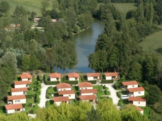 Camping Les Lacs de Courtes