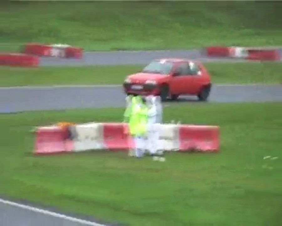 Slalom automobile 2010 circuit de carole: 1/2