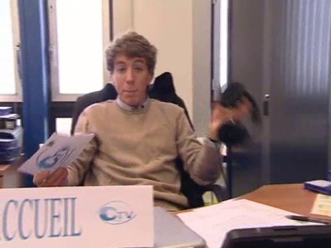 Calaisis TV : Qui s'y Frotte s'y Pique - à la queue leu leu