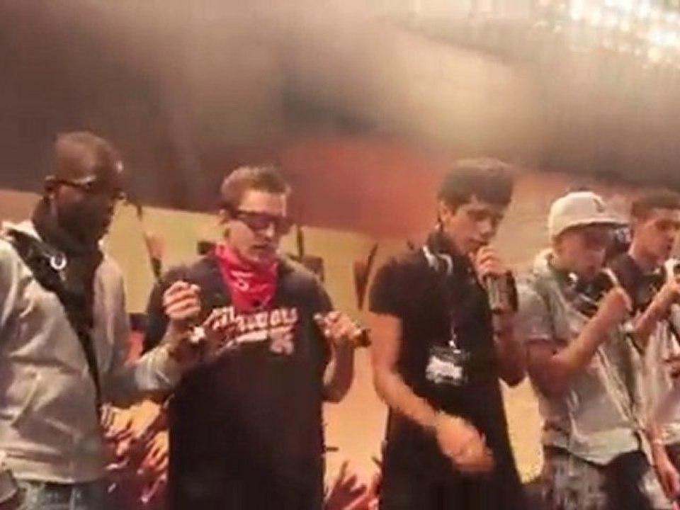 Paris Games Week : Stand Def Jam Rapstar kanye2 - Ordinateur