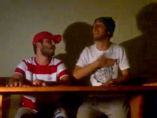 deli gibi sewdimde ne oldu söylesene!!!