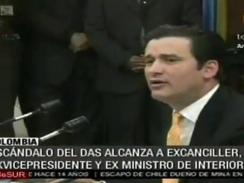 Escándalo de escuchas ilegales en Colombia alcanza a más colaboradores de Uribe