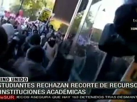 Estudiantes ingleses rechazan recorte de recursos a instituciones académicas