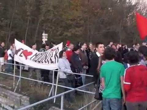 Queyranne, Région Rhône-Alpes(PS) ferme le lycée Mounier.