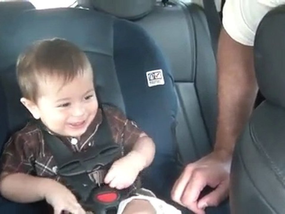 Le pouvoir du Reggae sur un enfant qui pleure