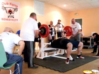 Aurélien LeJeune 10 reps à 200kg développé couché