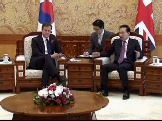 Cameron arrives in Seoul for G20