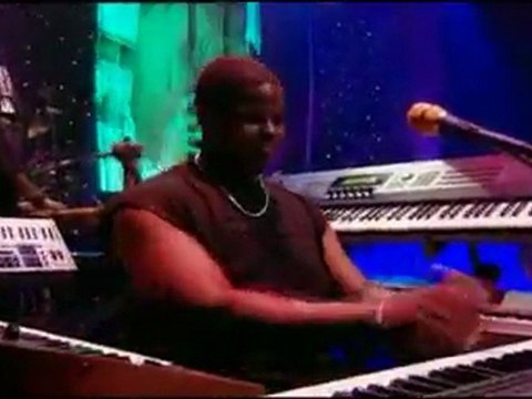 USHER _ Nice & Slow (Live)