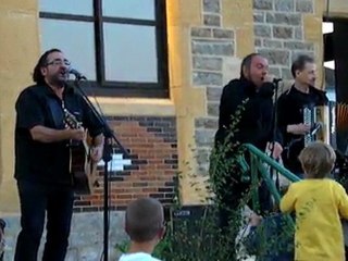 Rouge Gorge chante RENAUD