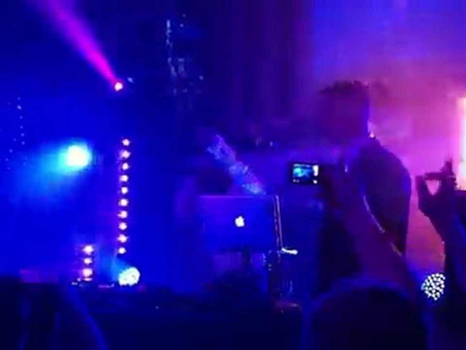 L'Est Républicain Apl.de.Ap des Black Eyed Peas aux Fins 1