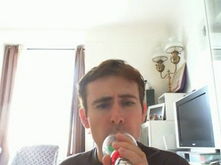 Wiwi égratigne "je n'ai à t'offrir que mon amour"