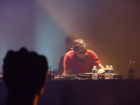 Kavinsky Live @Fool's Gold Night (SebastiAn - Embody Remix)