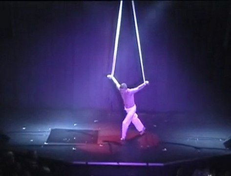 CRAIG VAN DEVENTER-straps-presents Art agency Valentino