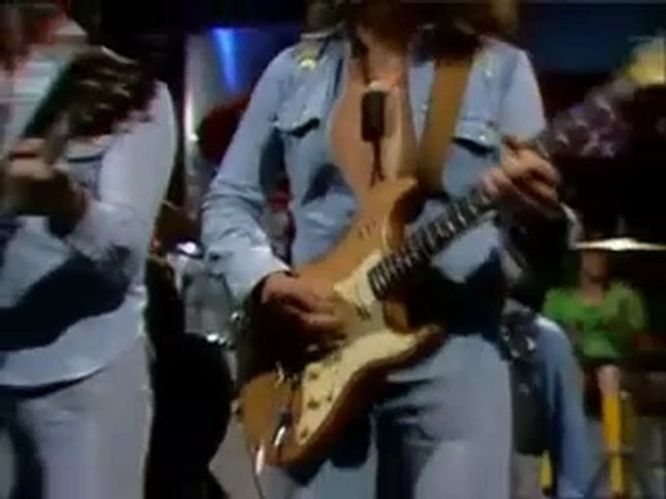 The Swinging Blue Jeans - Hippy Hippy Shake